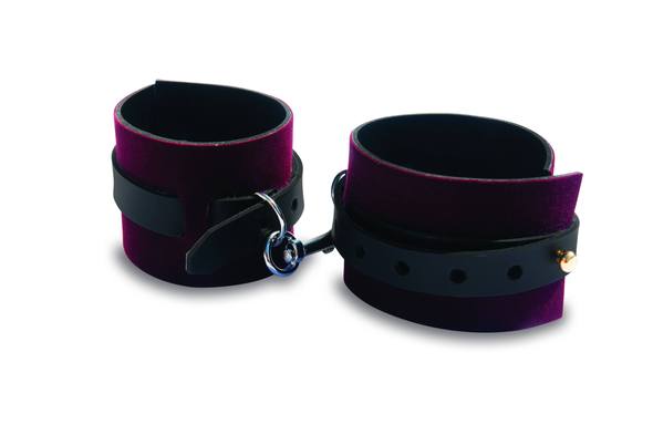 Sex & mischief adjustable velvet handcuffs/wrist restraints